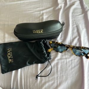 Gigi Hadid For Vogue - Slim Cat Eye Sunglasses